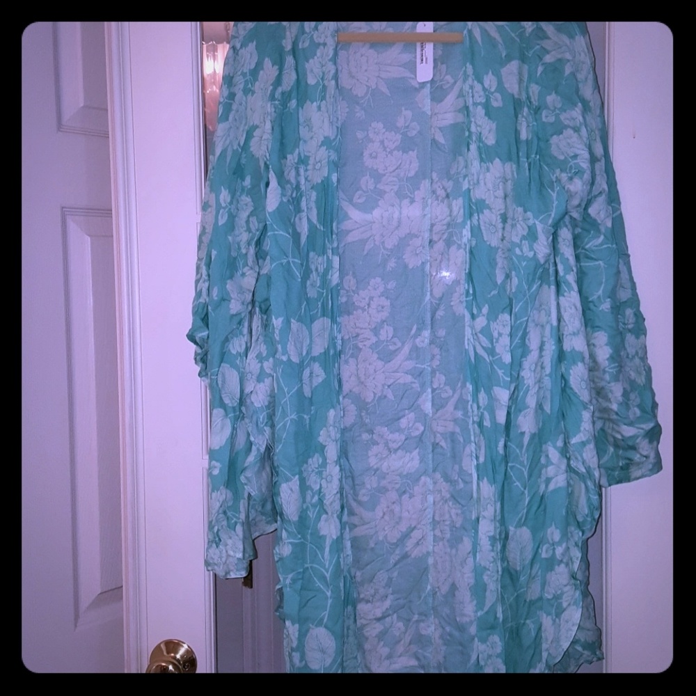 SHAWL WITH SLEEVES